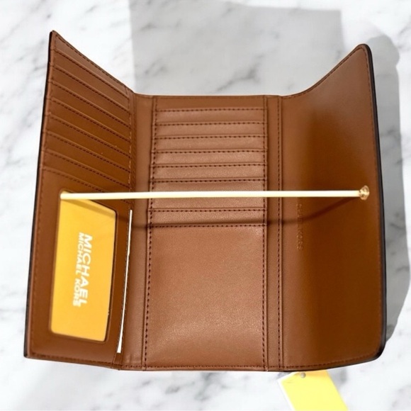 Michael Kors Large Jet Set Travel Signature Wallet Brown - Picture 7 of 8